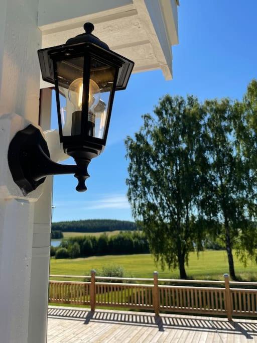 Gard Med Egen Sjoe Med Bryggbat, Nyrenoverat! Katrineholm Exterior photo