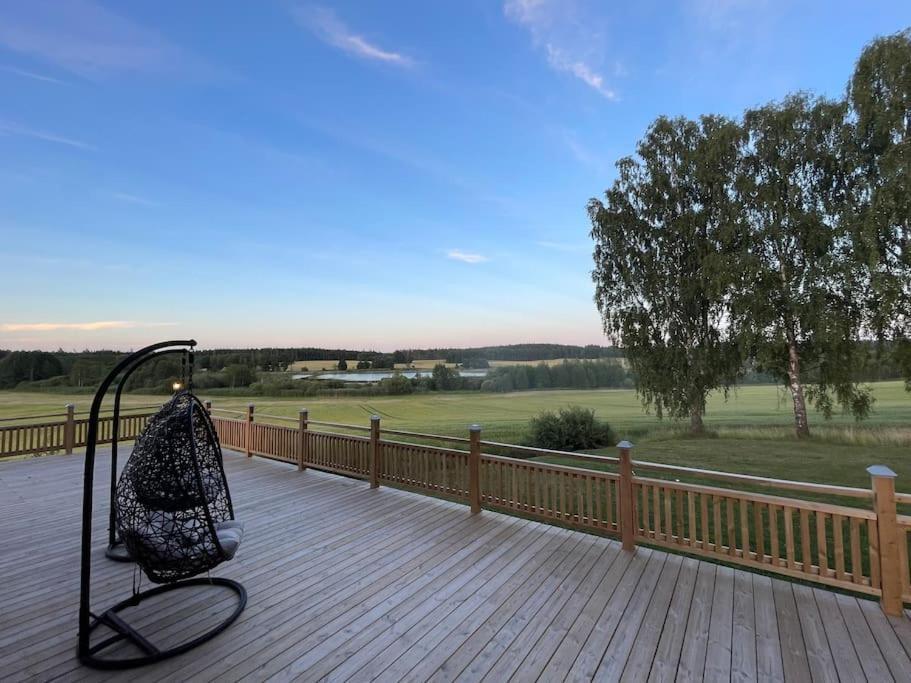 Gard Med Egen Sjoe Med Bryggbat, Nyrenoverat! Katrineholm Exterior photo
