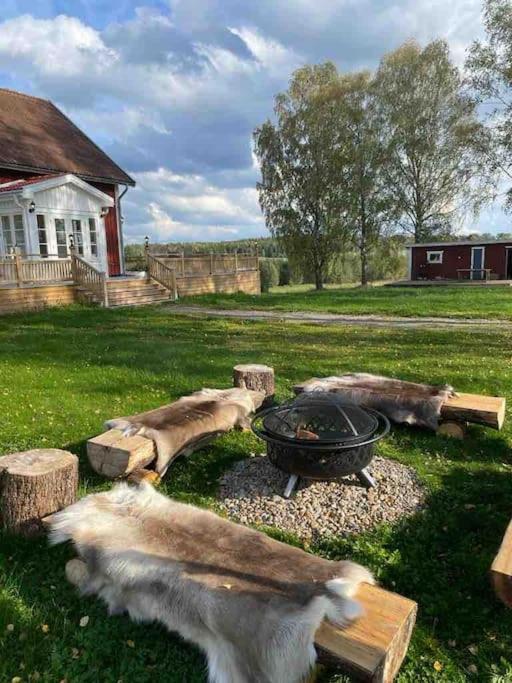 Gard Med Egen Sjoe Med Bryggbat, Nyrenoverat! Katrineholm Exterior photo